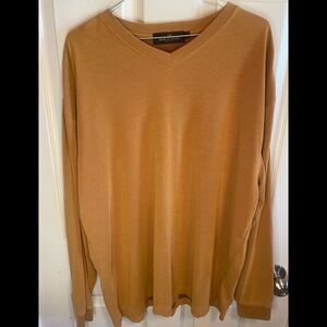 Men’s Bugatchi gold V-neck shirt sz L